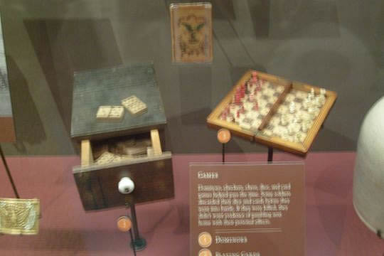 Civil war era games
Even then cards, dominoes, and chess were popular. Note the traveling chess game like the ones we have today.
