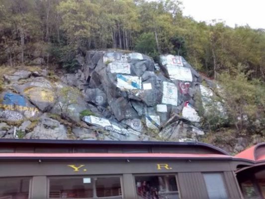 Advertsing grafiti in Skagway
