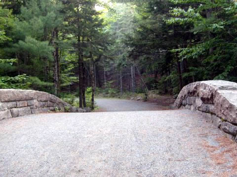 Carriage road
