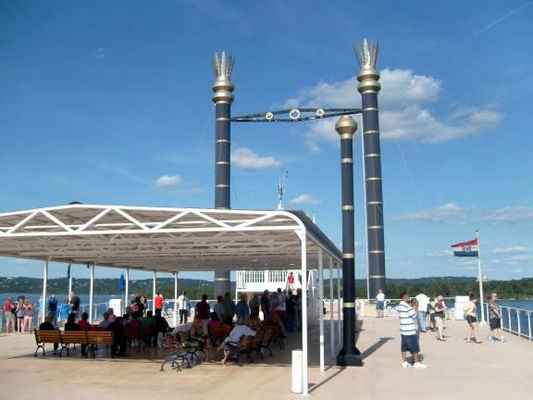 Upper deck of 4 on the Bransonbelle
Very comfortable and great view. They have an elevator to get up there as well as stairs.
