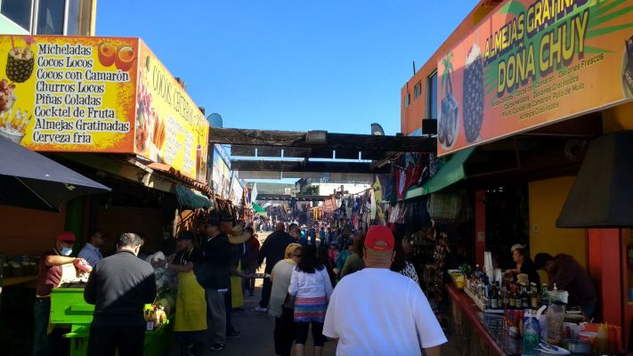 La Bufadora shopping in Ensenada
