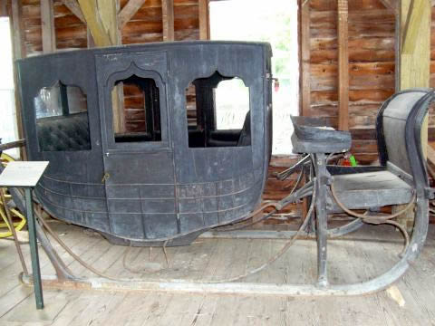 Carriage sleigh
