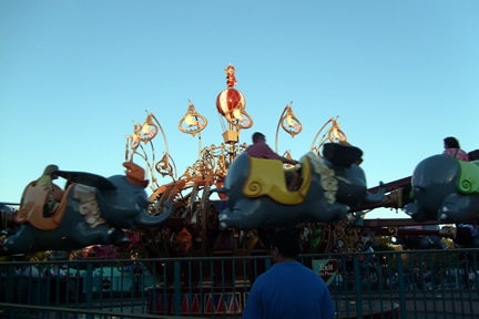 Flying Dumbo
