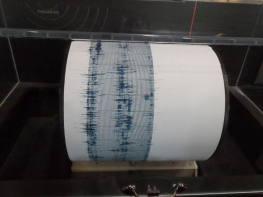 Seismometer keeping an eye on the volcano
I jumped next to it to make it freak
