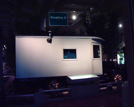 One o' them houses on wheels - RV
