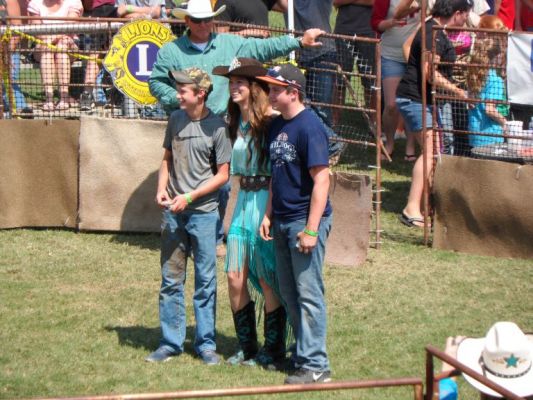 Middle division greased hog catching winners and the queen
