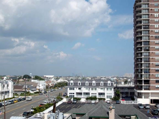 Margate, NJ
With Atlantic City in the distance.

