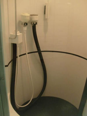 Shuttle shower
