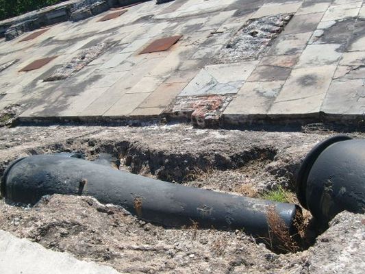 Fort Zachary taylor cannons
When the fort was added to and cannons had become outdated, they used the old cannons as fill to strengthen the new walls.
