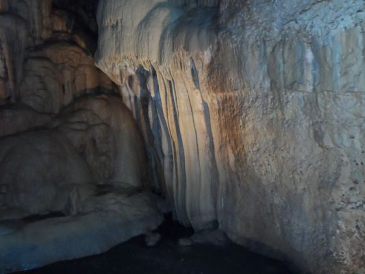 natural_bridge_cavern10.jpg