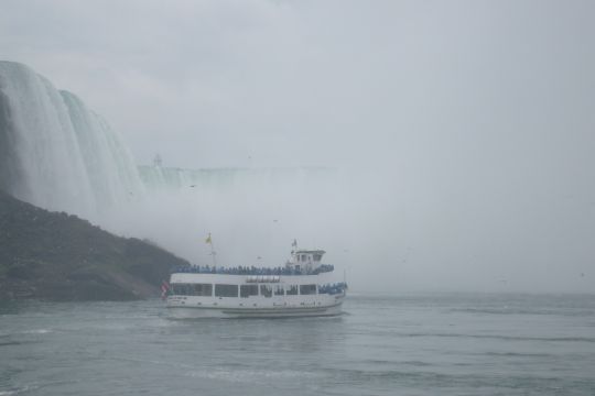Going to Horseshoe Falls
