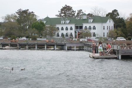 Local hotel and marina. On the right is floating park bench area.
