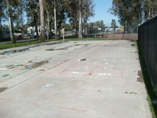 Shuffle board
