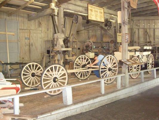 Wagon maker
