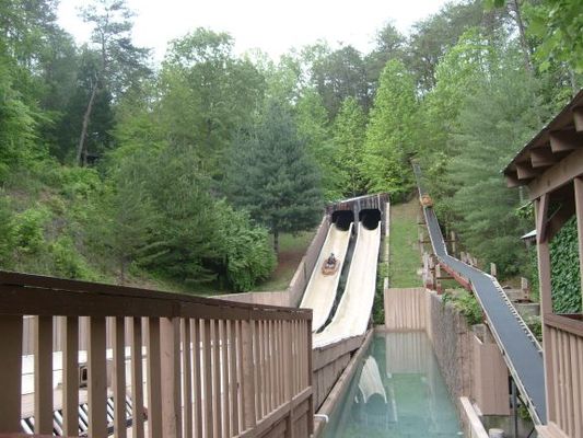 Slidewinder
Bobsledding on water instead of ice
