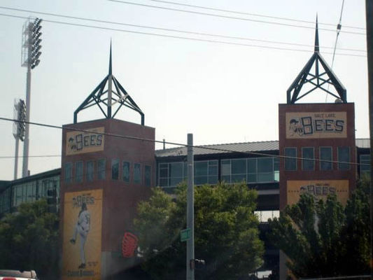 Stadium home of the Bees baseball team
