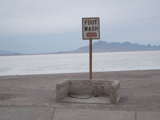 Foot Wash
Don't even thik about leaving without washing off your shoes
