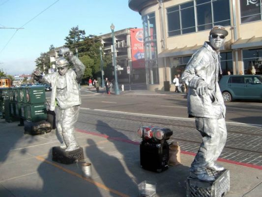 Silver men
Lots of street performers out. There was also a guy painted gold, singers, saxophone players, guitar players, etc.
