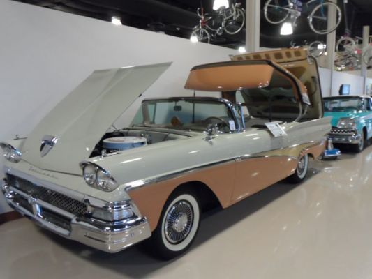1958 Ford Fairlane 500 Skyliner with Retractable Hard Top
