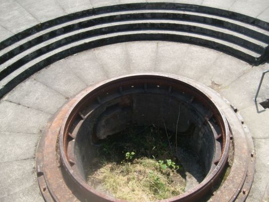 Gun pit
