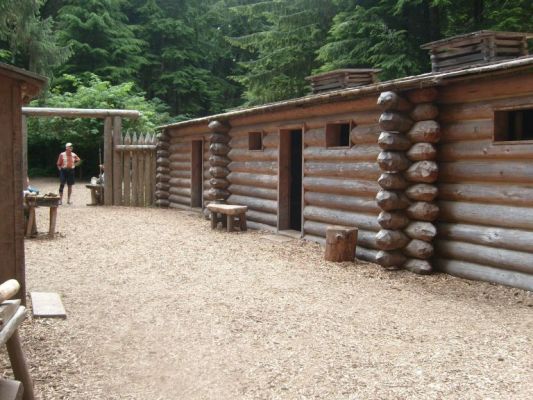 Fort Clatsop interior
2 long buildings on either side and gates at the ends.
