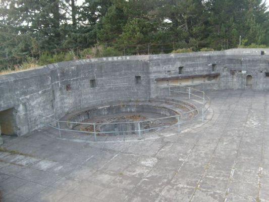 Big hidden gun emplacement
