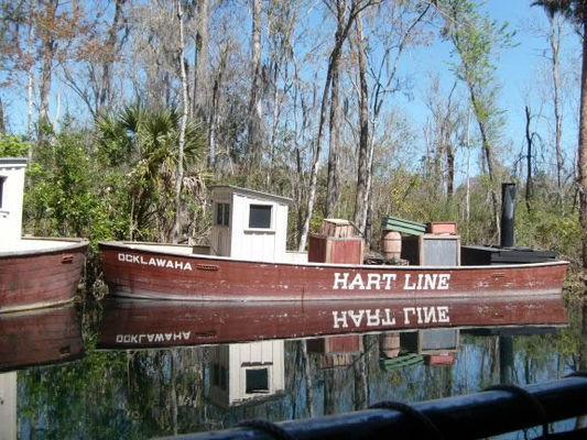 Early shipping on the river

