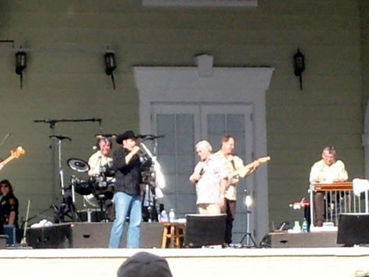 George Jones and hot new young singer Jason from Tallahassee.
This concert was made even better by the pre-show band playing "Sweet Home Alabama" the way it is supposed to be played and good and loud.
