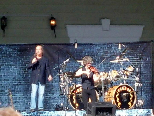 Dust in the Wind
Their music sounds so complicated and very much like a full orchestra. It's amazing! Good as ever!
