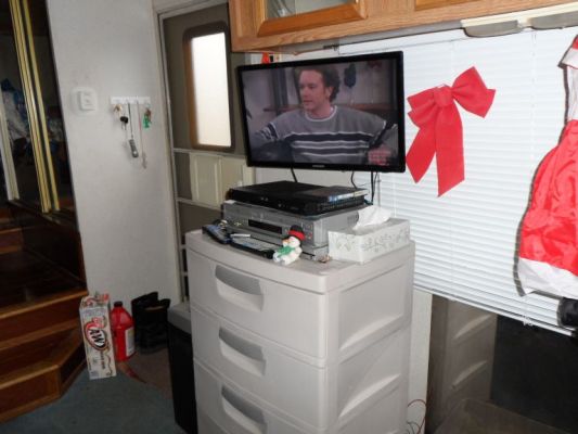 New LED TV and key rack
Finding the right TV for the space wasn't easy. Always wanted a key rack too.

