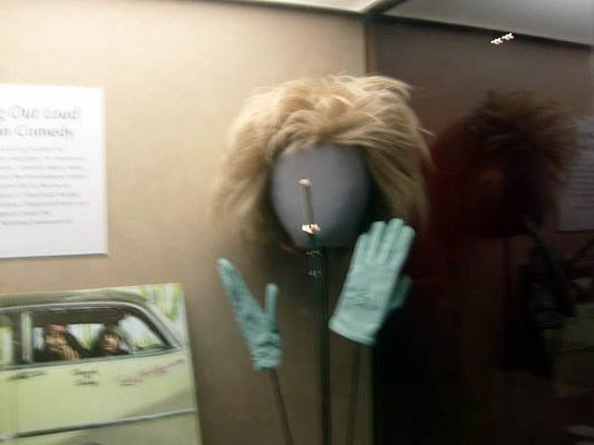 Phyllis Diller's wig and gloves
