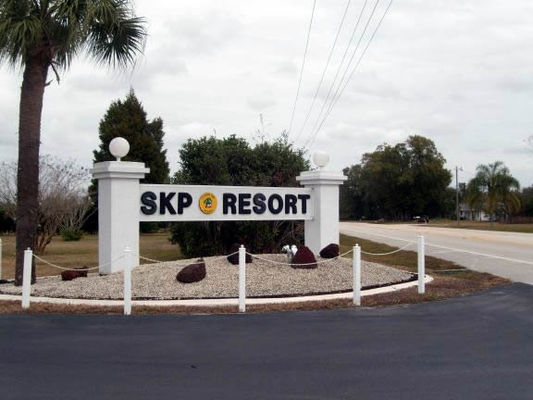 Wauchula SKP Resort
I love the entrance. It is easy to spot, very wide, and the 2 lane 60 MPH road opens up with a very long left turn lane to make it easy to slow down with a large RV to turn.

